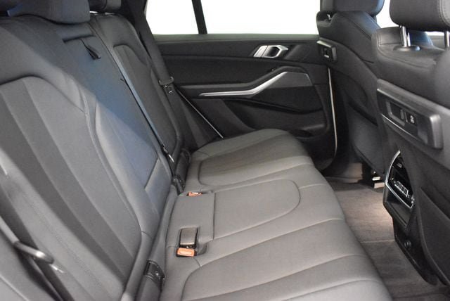 Used 2019 BMW X5 xDrive40i w/ Convenience Package AWD/4WD image 17