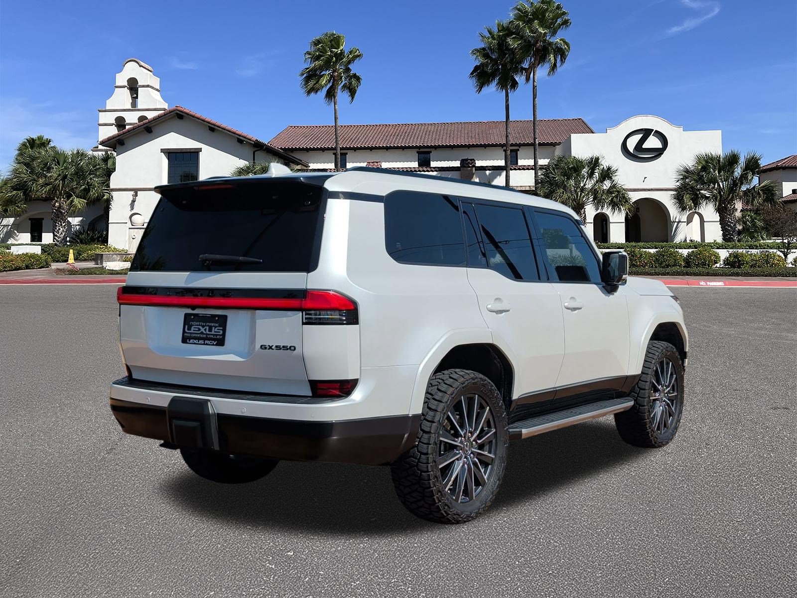 Certified 2024 Lexus GX 550 w/ Accessory Package (Z1) AWD/4WD image 2
