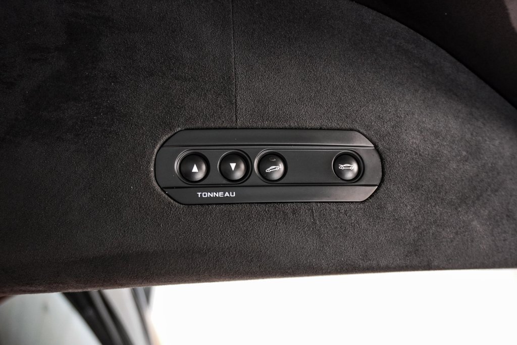 Used 2020 McLaren 600LT Spider image 33