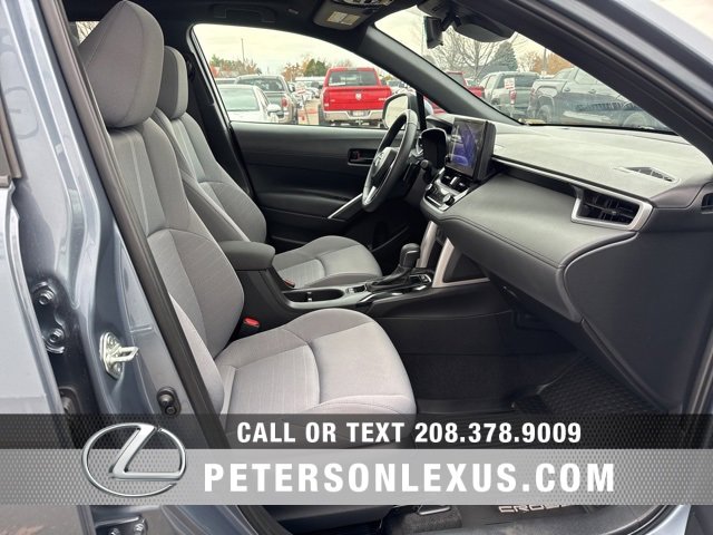 Used 2024 Toyota Corolla Cross SE image 12