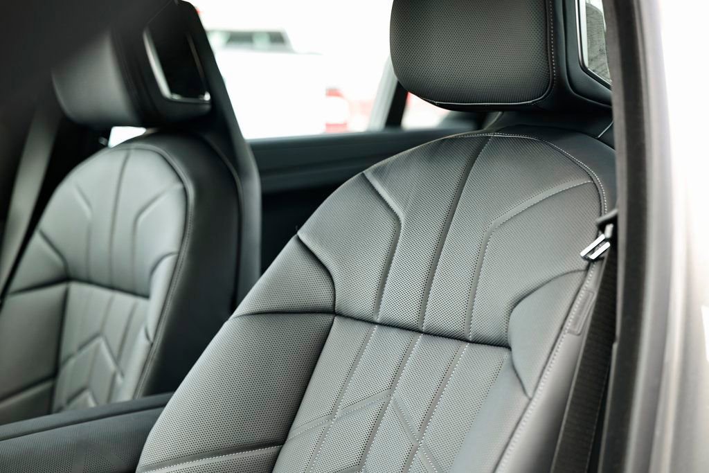 New 2026 BMW 740i w/ Premium Package image 21