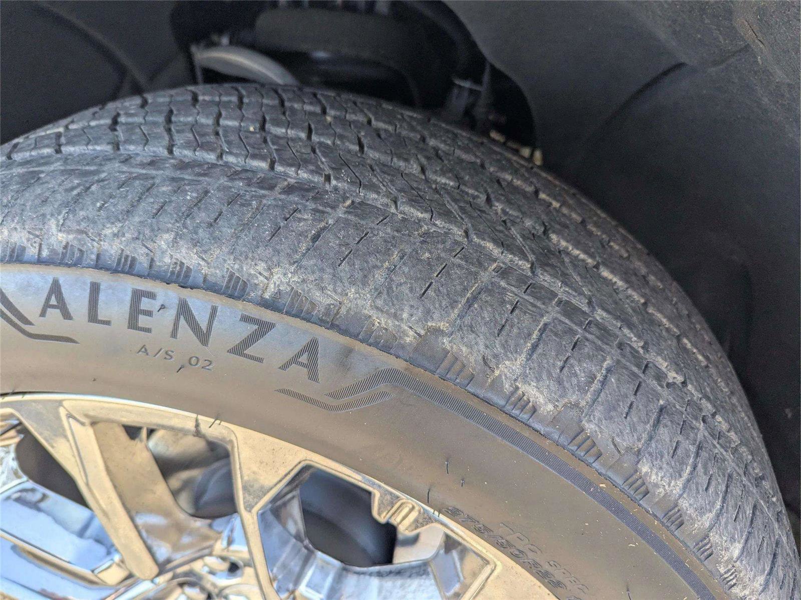 Used 2025 Chevrolet Silverado 1500 High Country AWD/4WD image 35