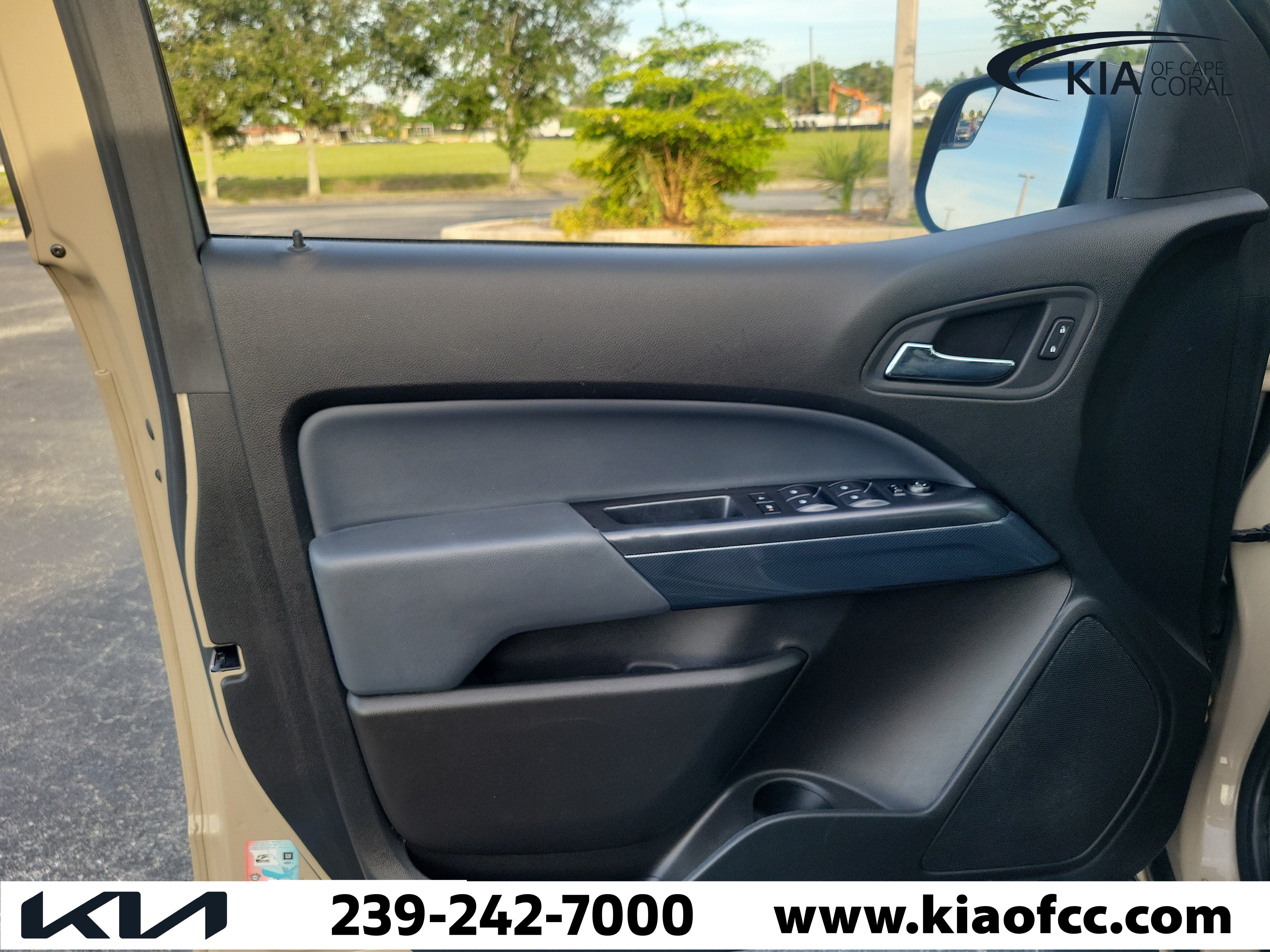Used 2022 Chevrolet Colorado Z71 AWD/4WD image 25