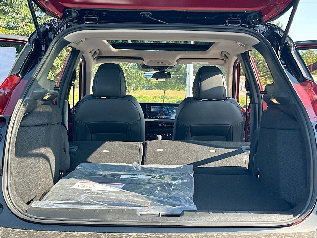 New 2026 Nissan Kicks SR w/ SR Premium Package image 7