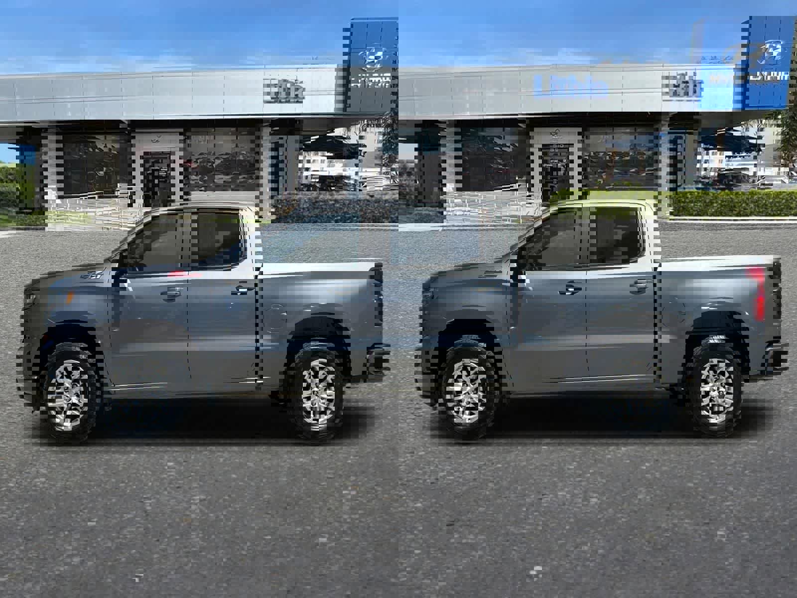 Used 2021 Chevrolet Silverado 1500 RST w/ Z71 Off-Road Package AWD/4WD image 6