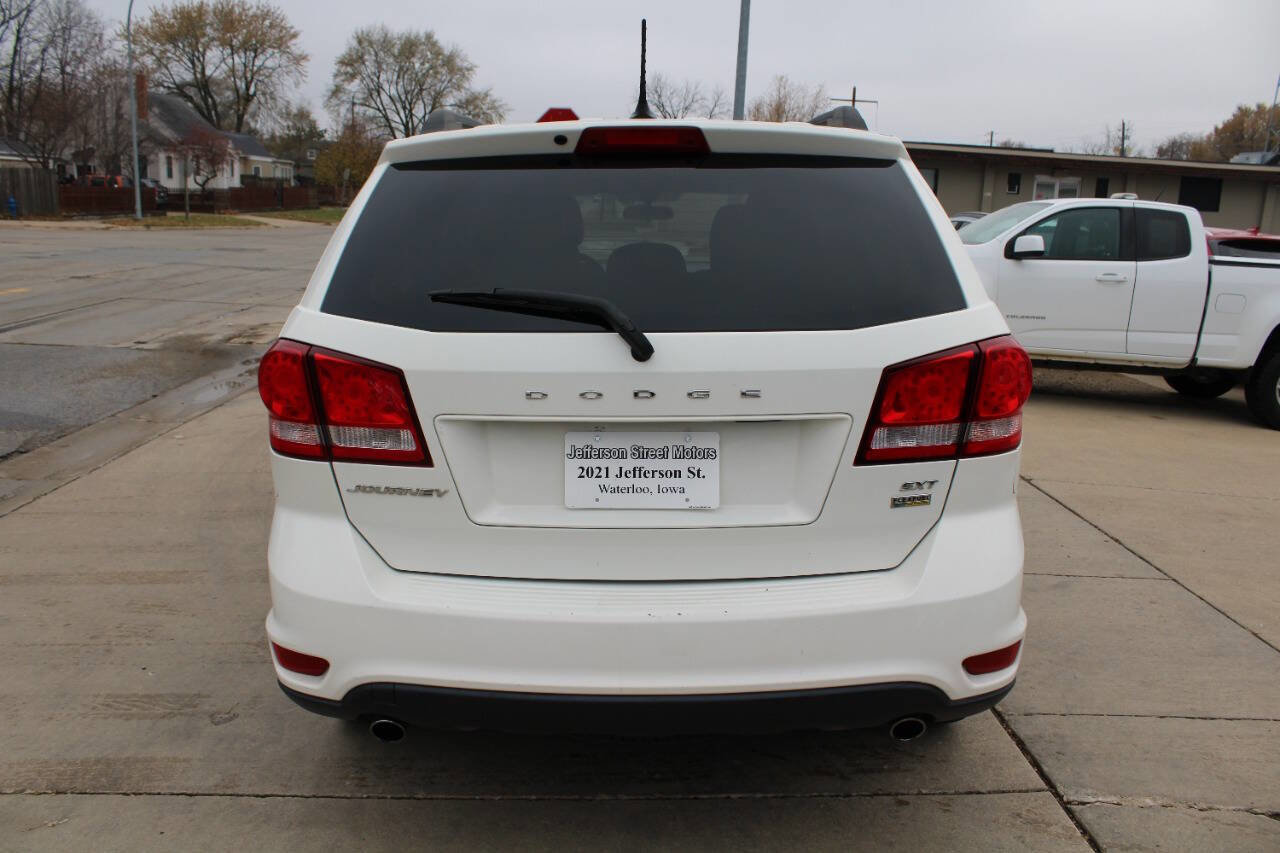 Used 2017 Dodge Journey SXT w/ Comfort/Convenience Group image 4