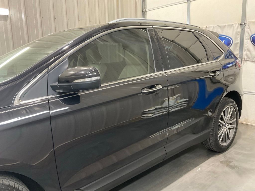 Used 2022 Ford Edge Titanium AWD/4WD image 5
