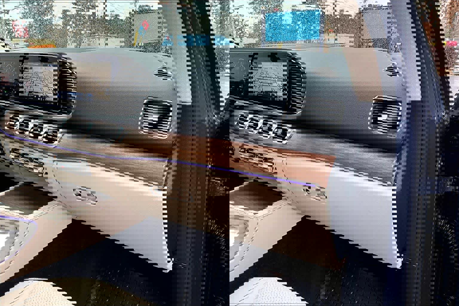 Used 2025 Mercedes-Benz GLE 450e 4MATIC image 19