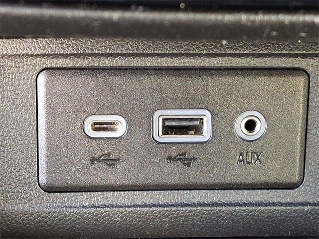 Used 2021 Buick Encore GX Select image 25