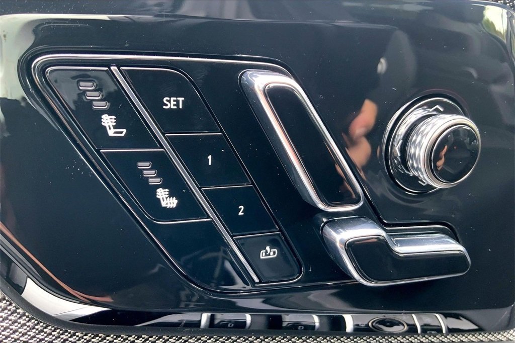 New 2026 Cadillac Optiq Luxury 1 image 20