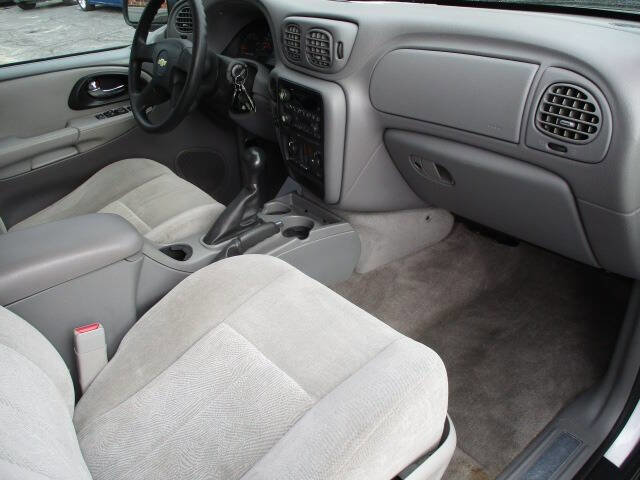 Used 2005 Chevrolet TrailBlazer LS w/ LS Preferred Equipment Group image 22