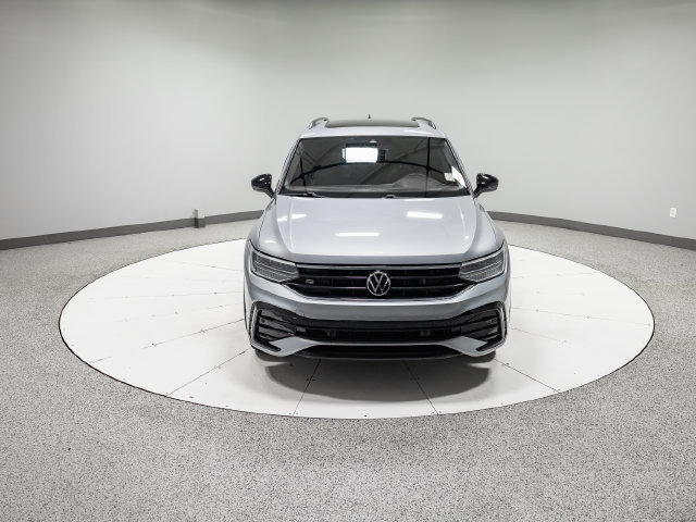 Used 2023 Volkswagen Tiguan SE R-Line FWD image 28