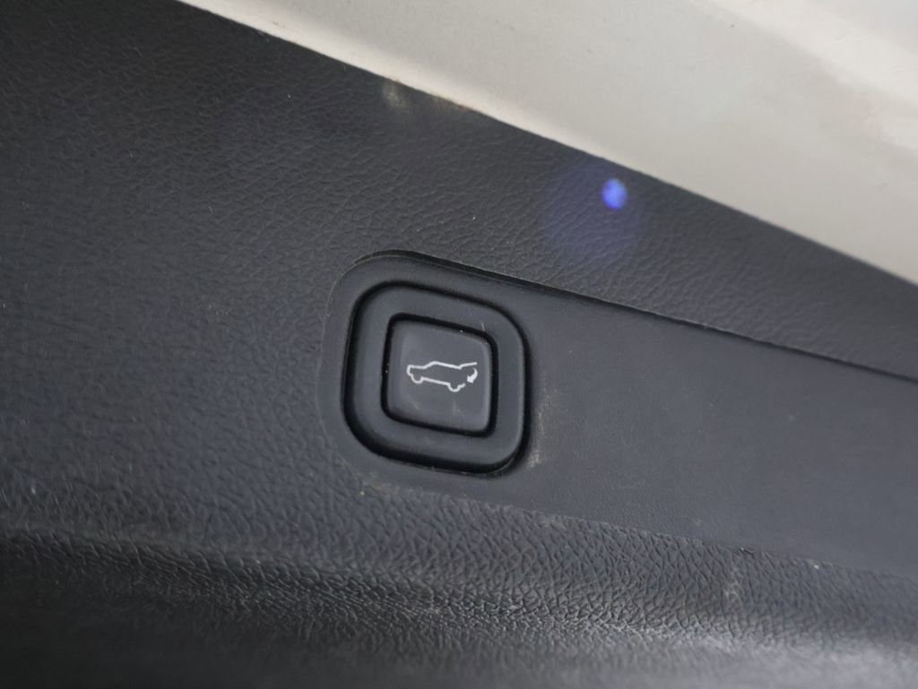 Used 2013 Chevrolet Tahoe LT w/ Luxury Package image 24