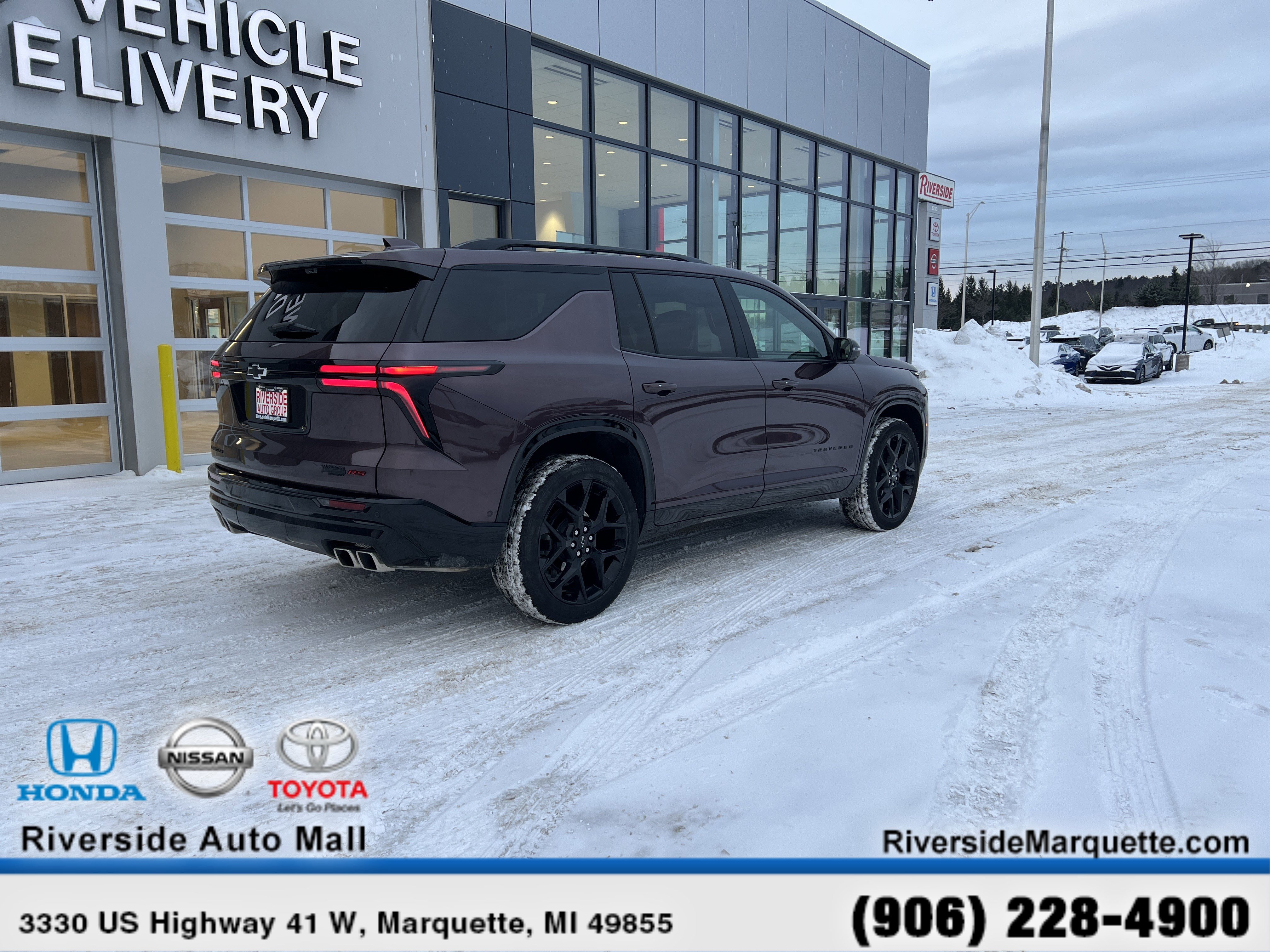 Used 2024 Chevrolet Traverse RS w/ LPO, Floor Liner Package image 9