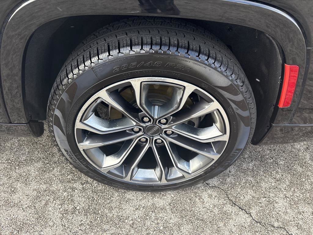 Used 2023 Jeep Grand Wagoneer L Series III w/ Rear Seat Video Group 1 image 15