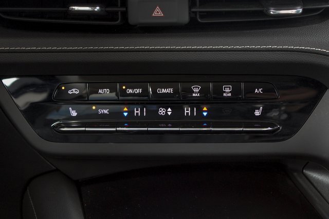 Used 2022 Buick Envision Essence w/ Safety Package image 23