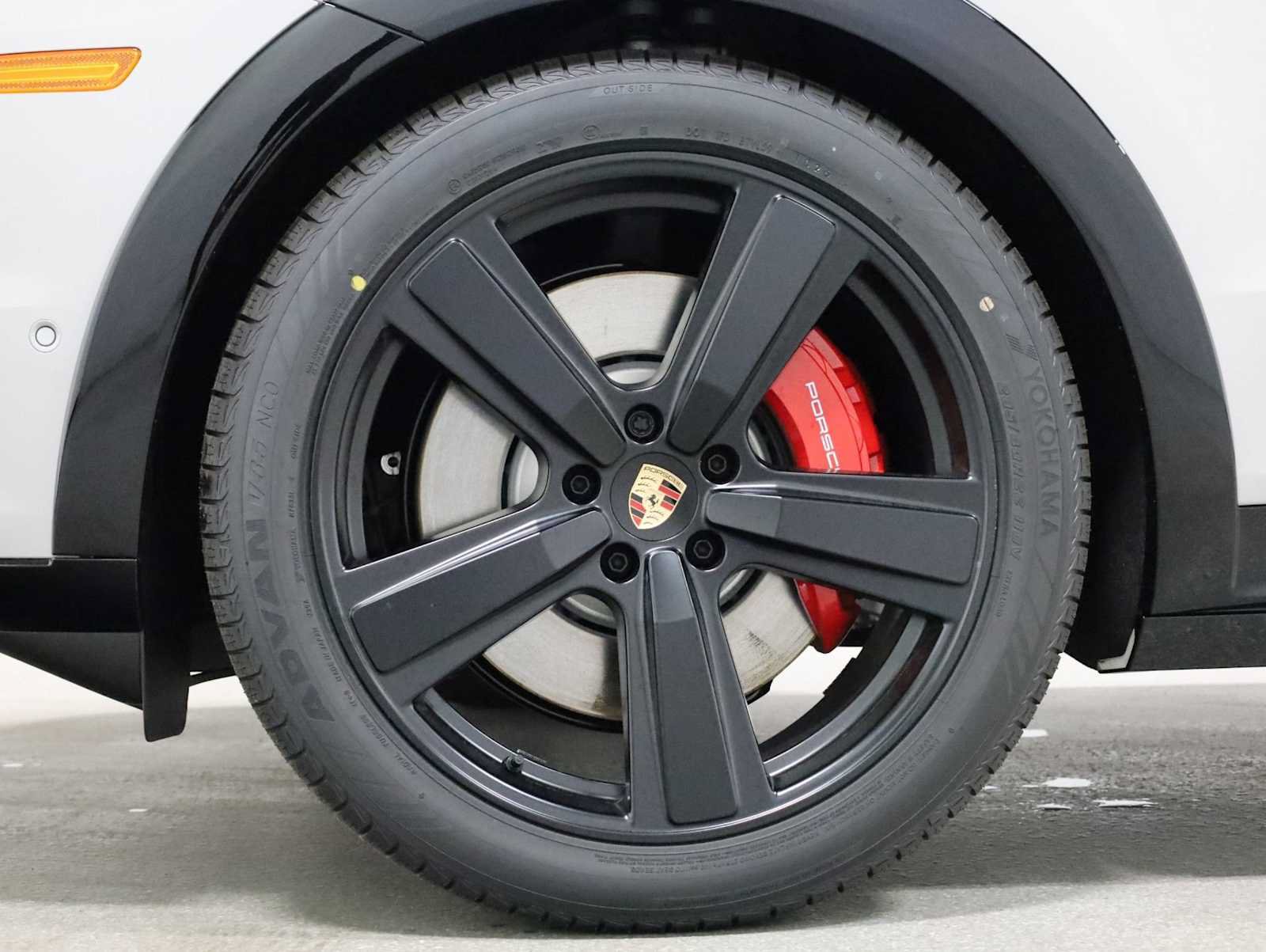 New 2026 Porsche Cayenne GTS AWD/4WD image 40