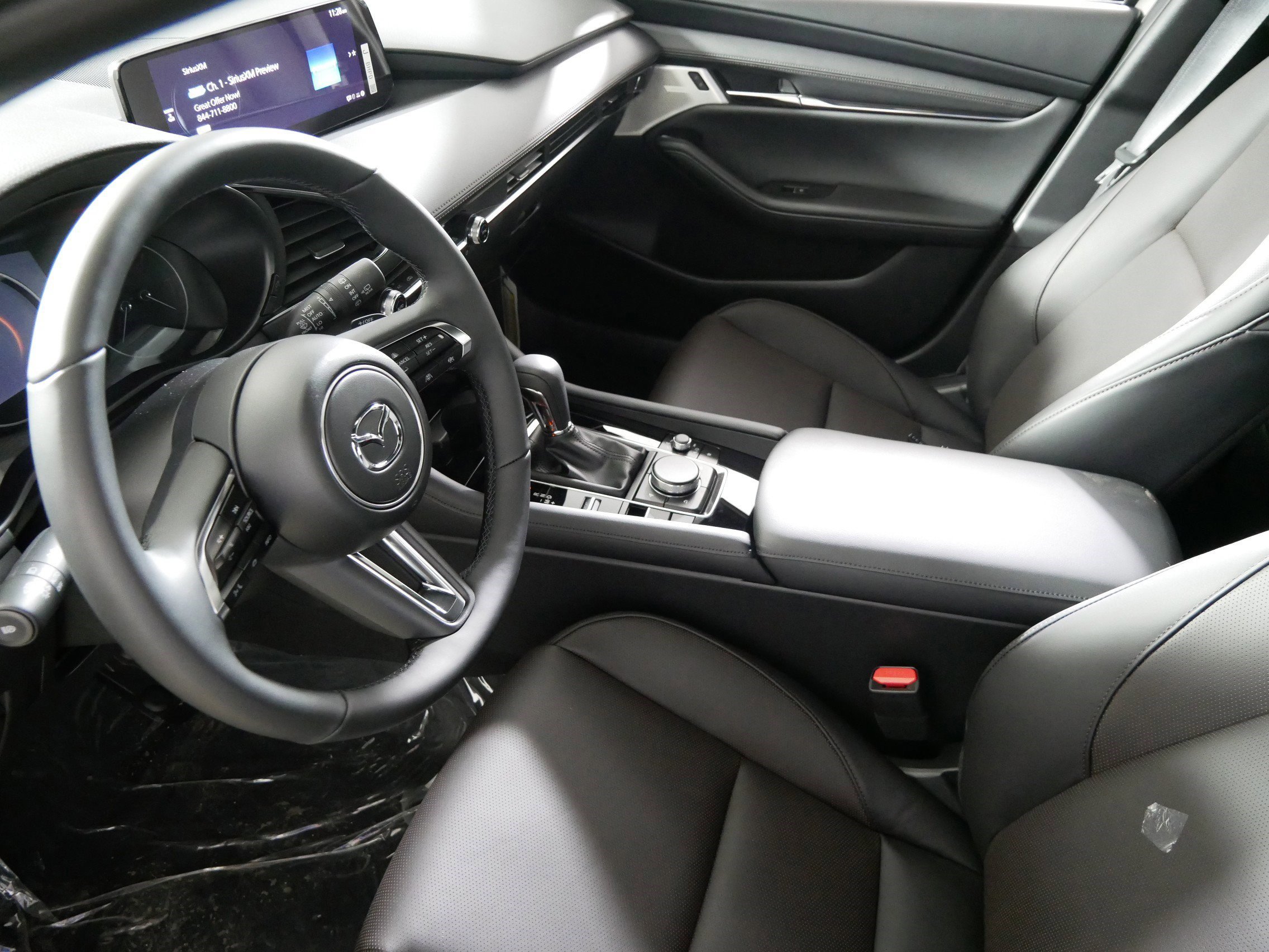 New 2026 MAZDA MAZDA3 Hatchback w/Premium Plus Pkg image 4