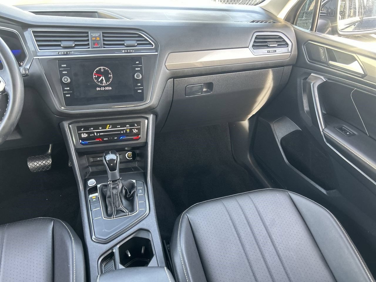 Used 2023 Volkswagen Tiguan SE w/ Panoramic Sunroof Package FWD image 13