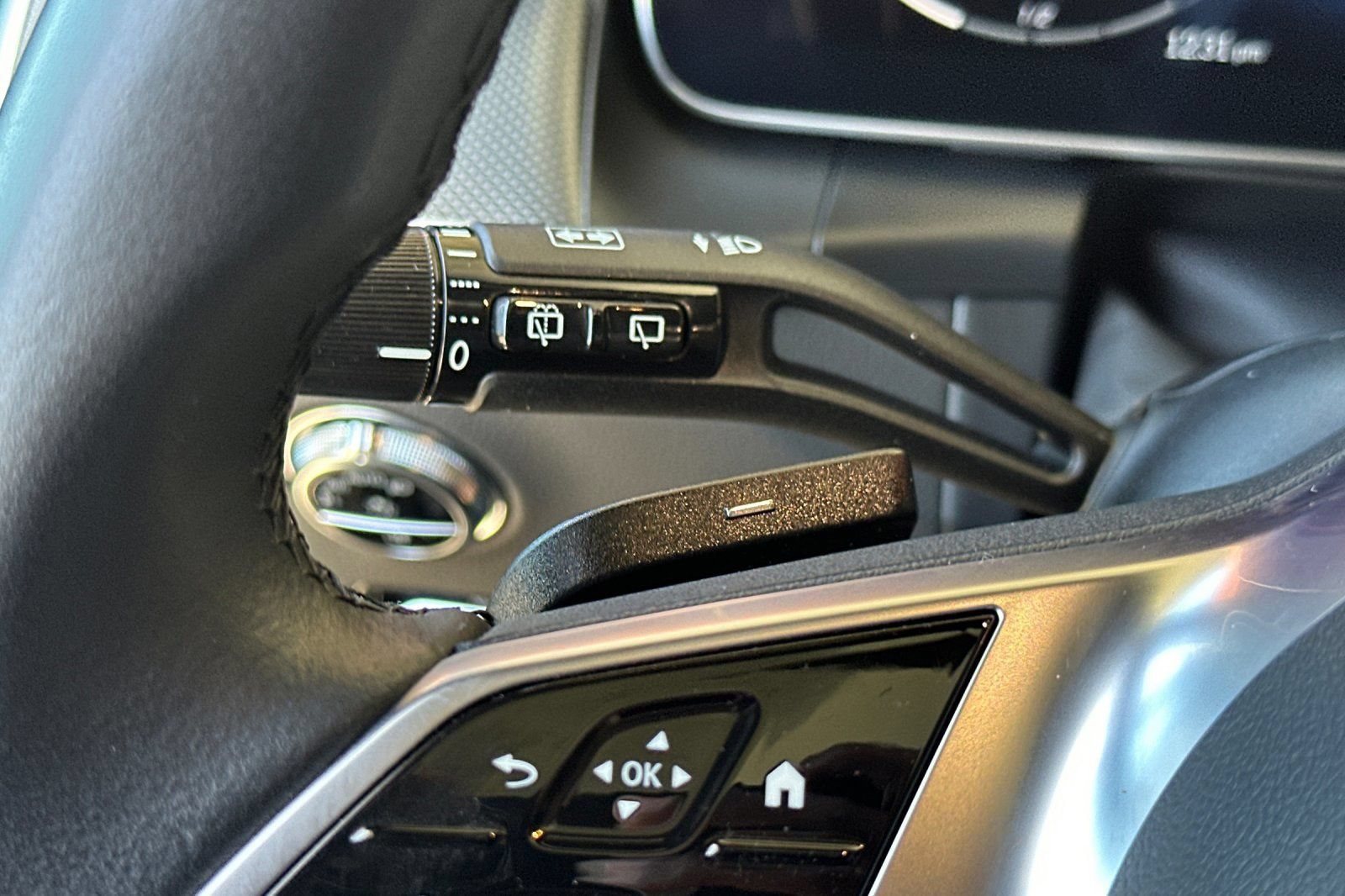 Certified 2024 Mercedes-Benz GLC 300 4MATIC image 36