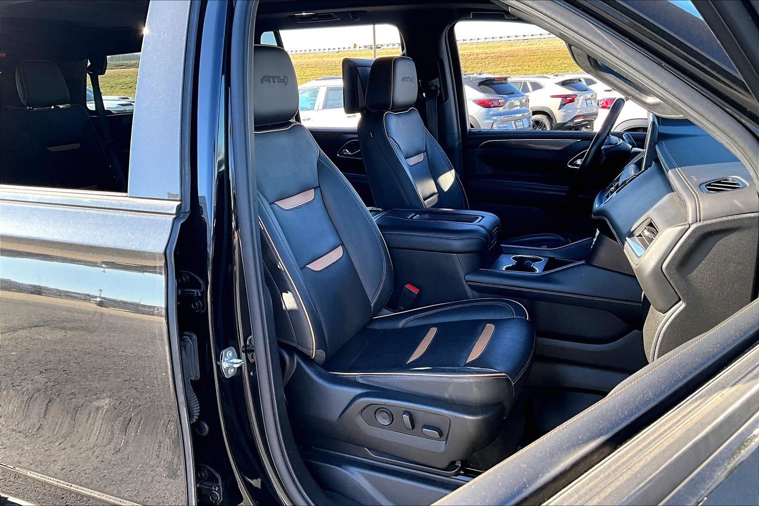 Used 2021 GMC Yukon AT4 w/ AT4 Premium Plus Package image 7