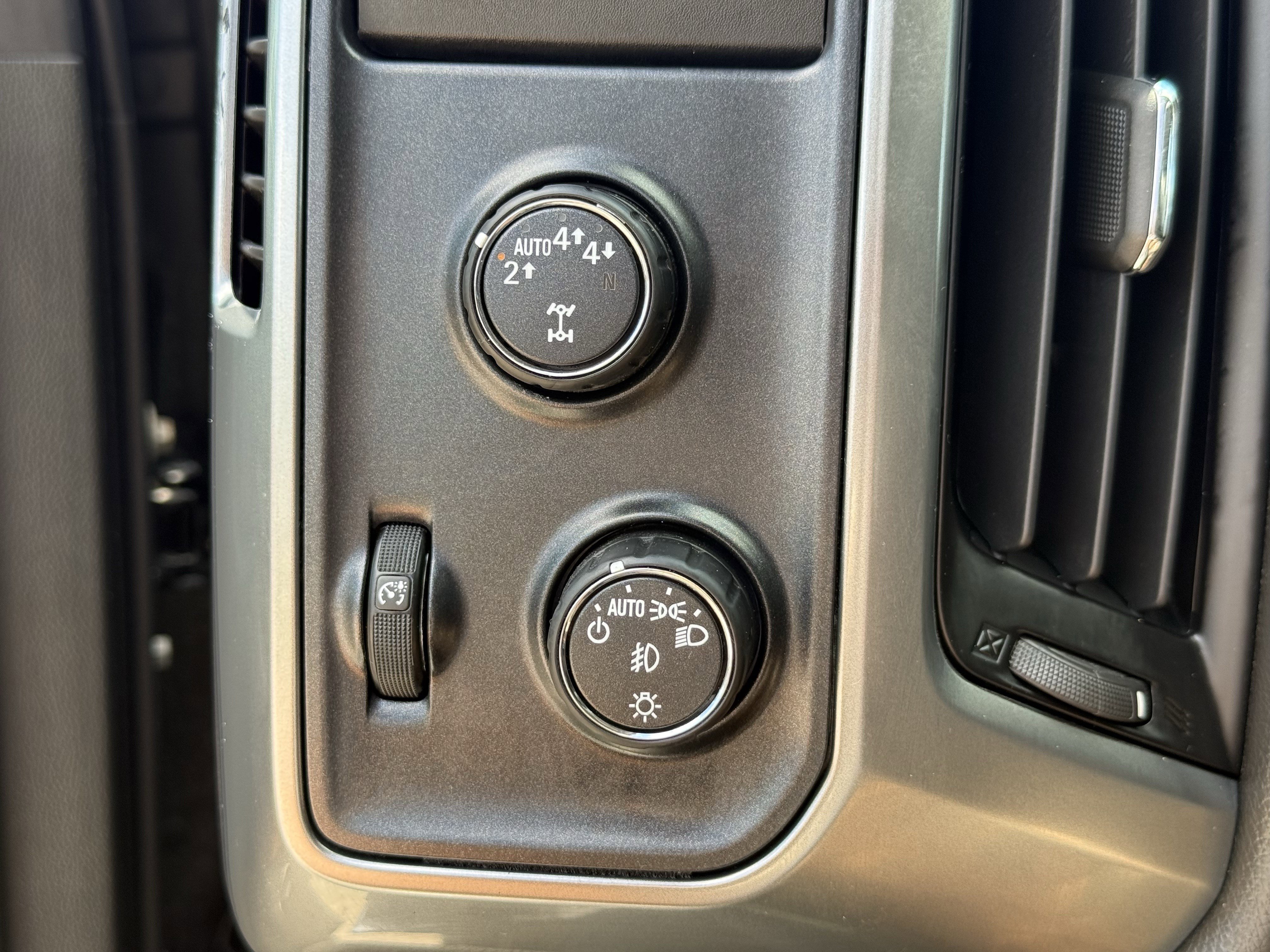 Used 2017 Chevrolet Silverado 1500 LTZ w/ Texas Edition AWD/4WD image 22