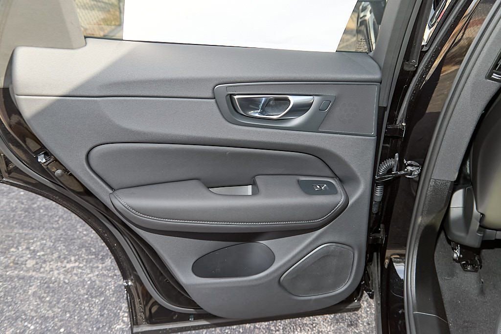 New 2026 Volvo XC60 B5 Plus w/ Protection Package Premier image 17