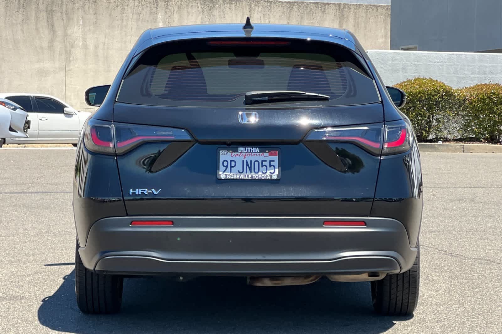 Used 2025 Honda HR-V LX image 8