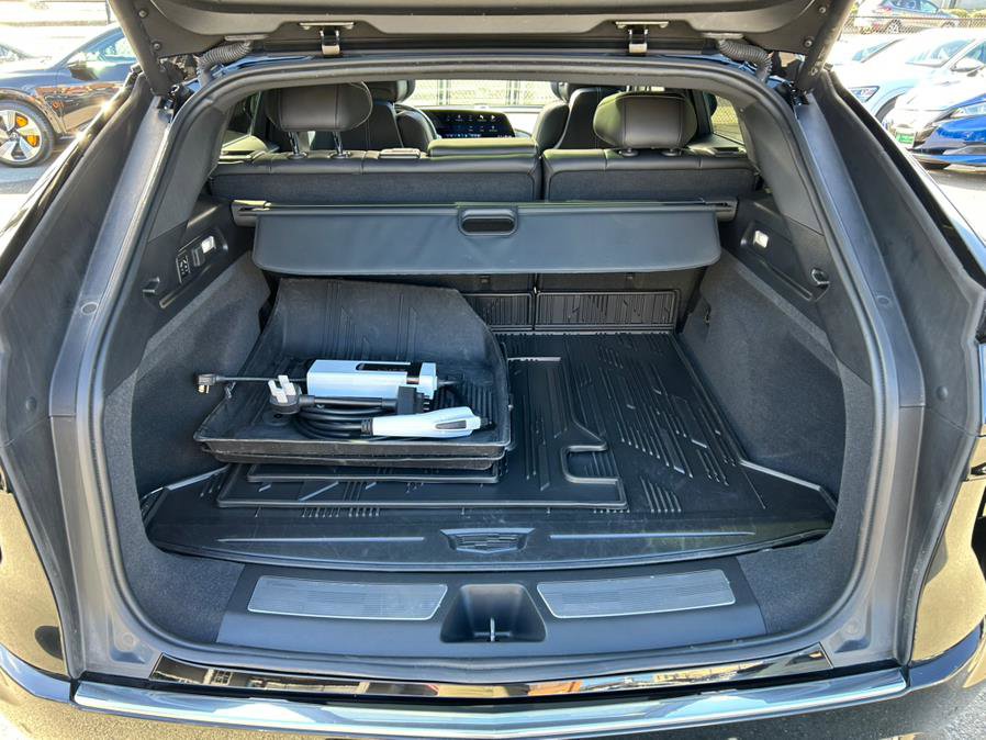 Used 2024 Cadillac Lyriq Luxury w/ LPO, Floor Liner Package image 59