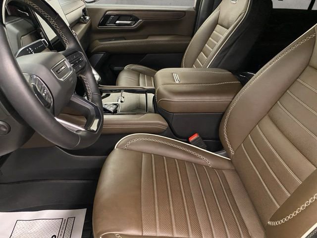 Used 2025 GMC Yukon Denali Ultimate w/ LPO, Floor Liner Package image 16