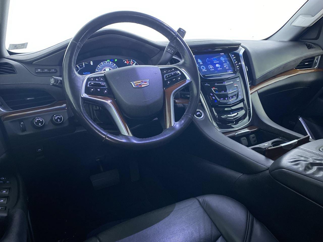 Certified 2018 Cadillac Escalade Premium Luxury AWD/4WD image 2