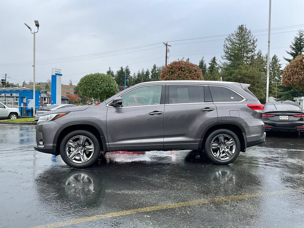 Used 2019 Toyota Highlander Limited Platinum AWD/4WD image 4