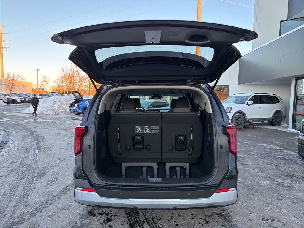 New 2026 Kia Carnival LX image 17