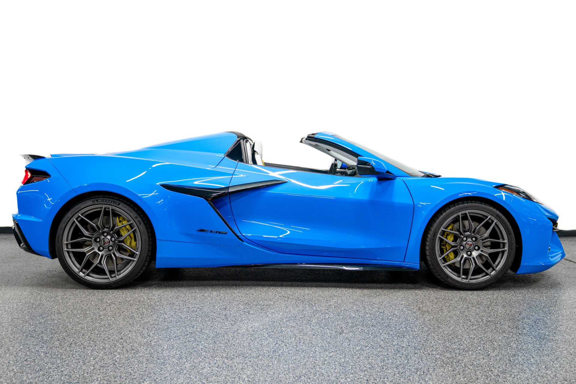 Used 2024 Chevrolet Corvette Z06 w/ Battery Protection Package image 41