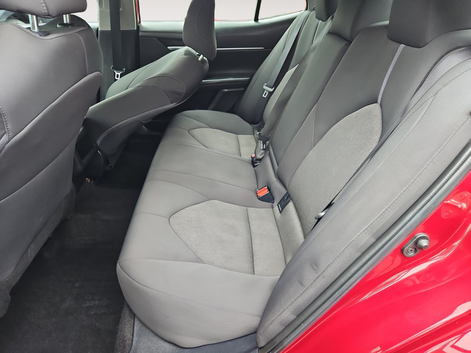 Used 2022 Toyota Camry LE FWD image 14