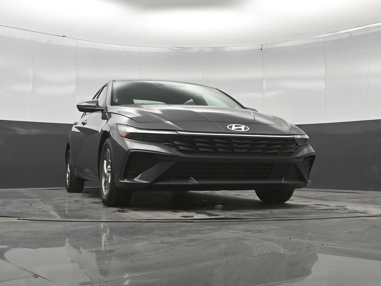 New 2026 Hyundai Elantra SE FWD image 32