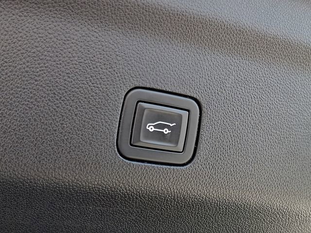 Used 2021 Chevrolet Suburban RST w/ Luxury Package image 30