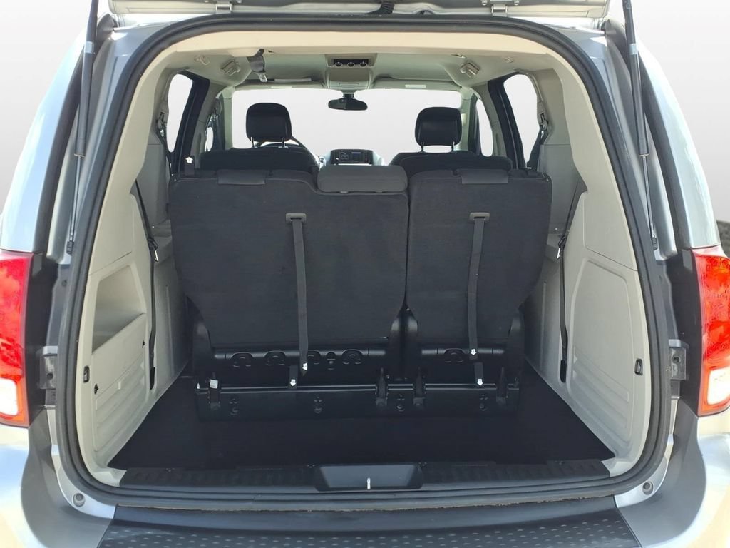 Used 2018 Dodge Grand Caravan SE w/ UConnect Hands-Free Group FWD image 10