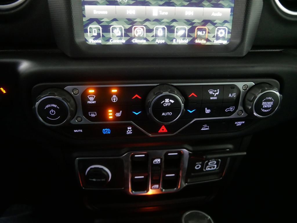 Used 2023 Jeep Wrangler Unlimited Sahara w/ Cold Weather Group image 28