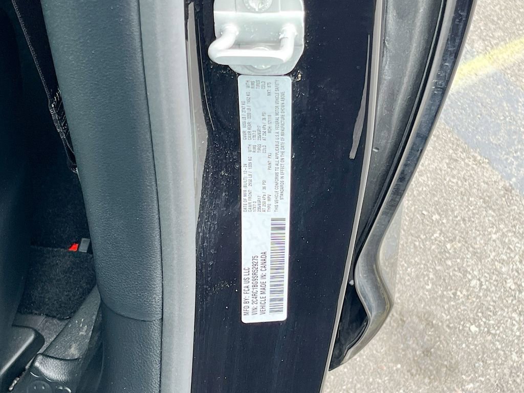 Certified 2025 Chrysler Pacifica Select image 31