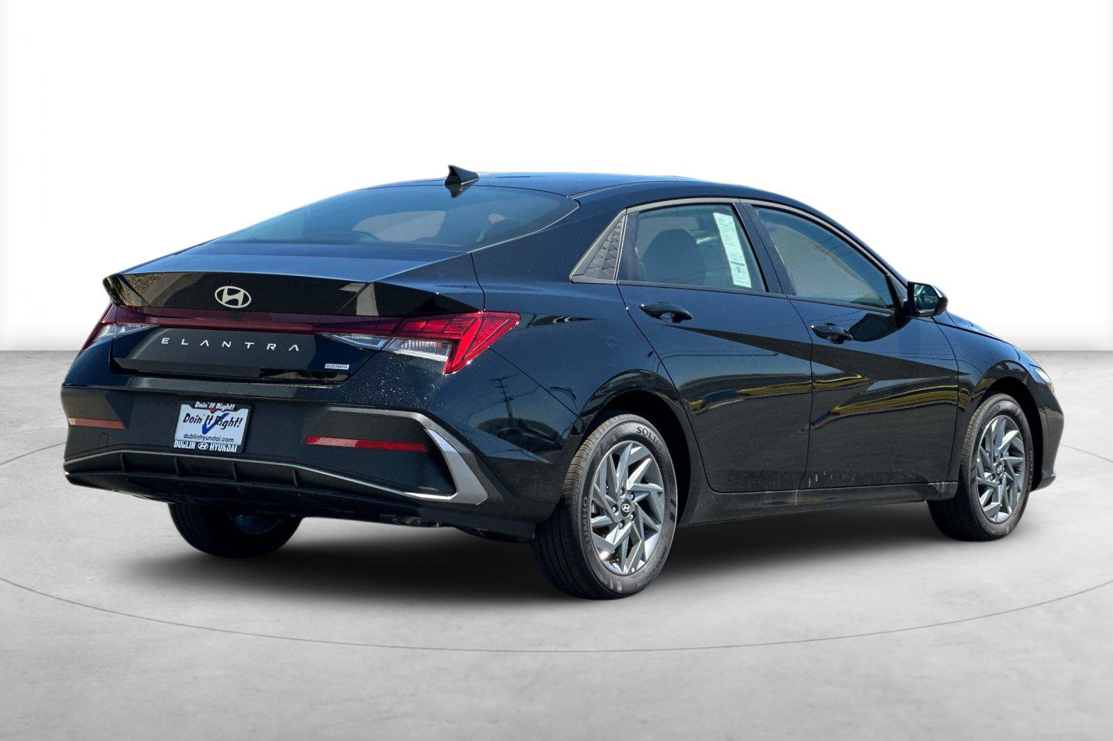 New 2026 Hyundai Elantra Hybrid FWD image 6