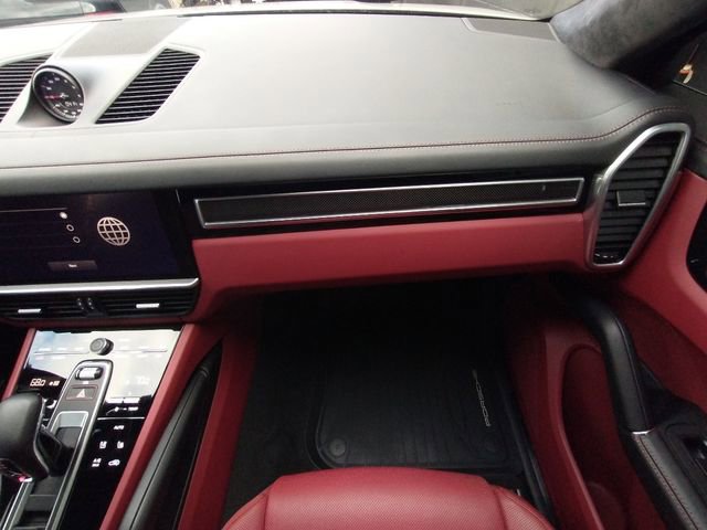 Used 2022 Porsche Cayenne GTS image 42