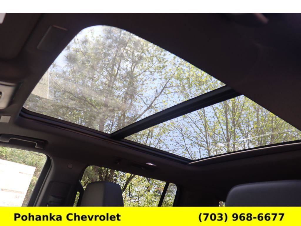 New 2026 Chevrolet Suburban Z71 image 23