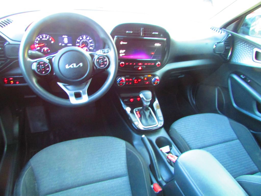 Used 2022 Kia Soul S image 16