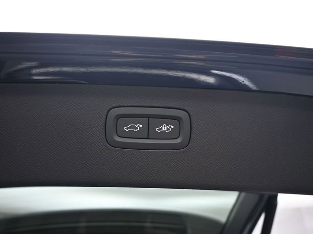 New 2026 Volvo XC90 B6 Plus w/ Protection Package Premier image 33