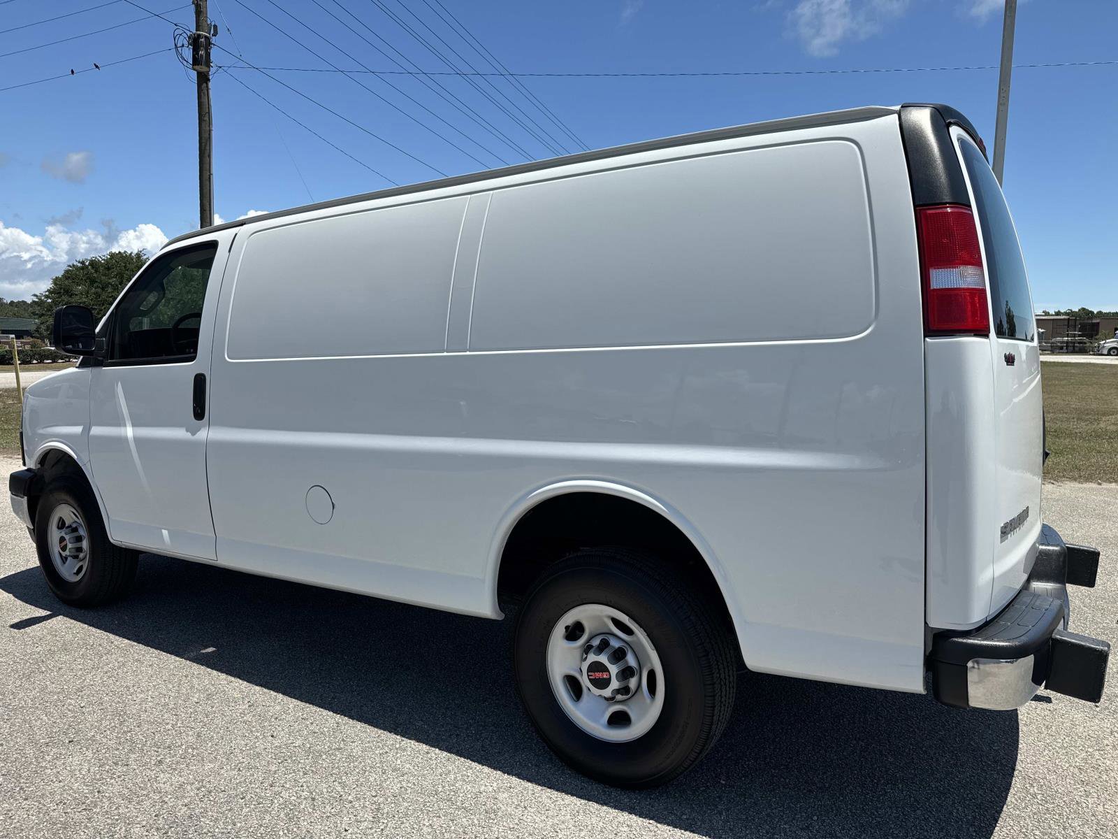 Used 2023 GMC Savana 2500 w/ Driver Convenience Package RWD image 6