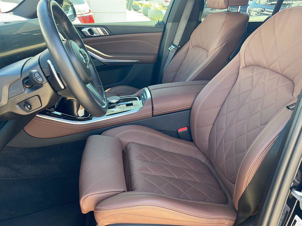 Used 2024 BMW X5 xDrive40i w/ M Sport Package AWD/4WD image 3
