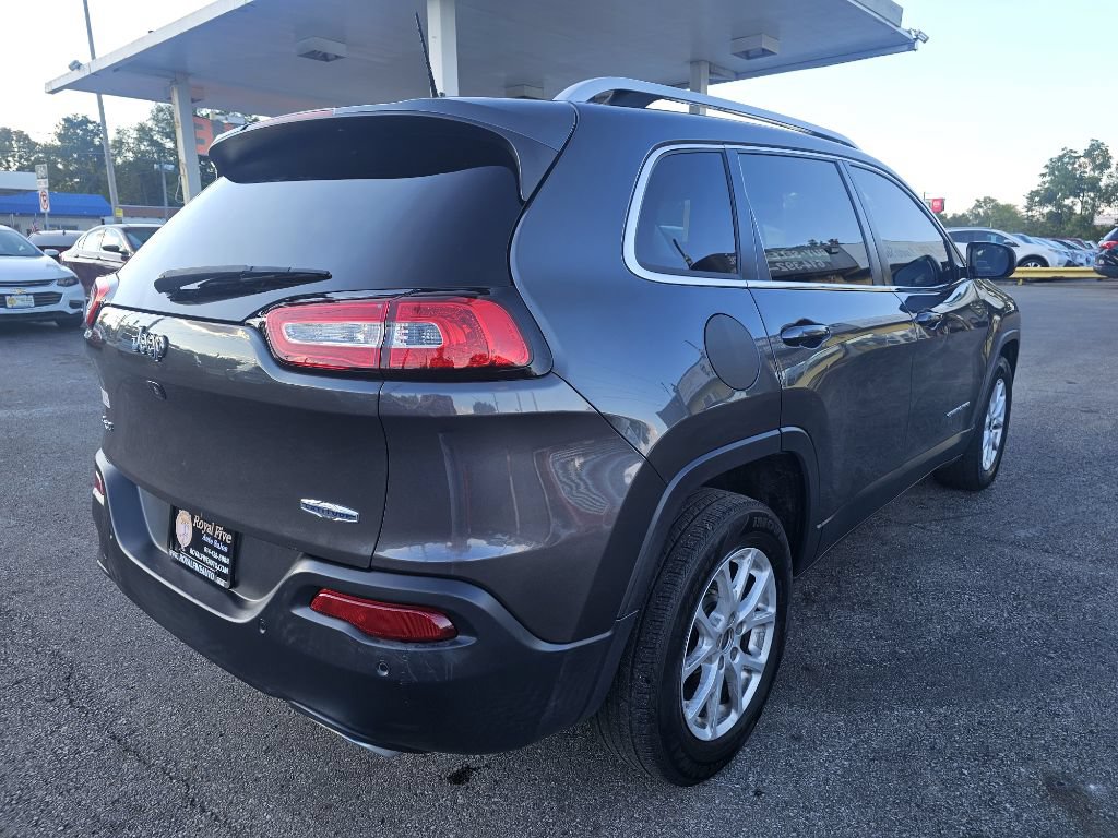 Used 2016 Jeep Cherokee Latitude w/ Safety/Convenience Group AWD/4WD image 15