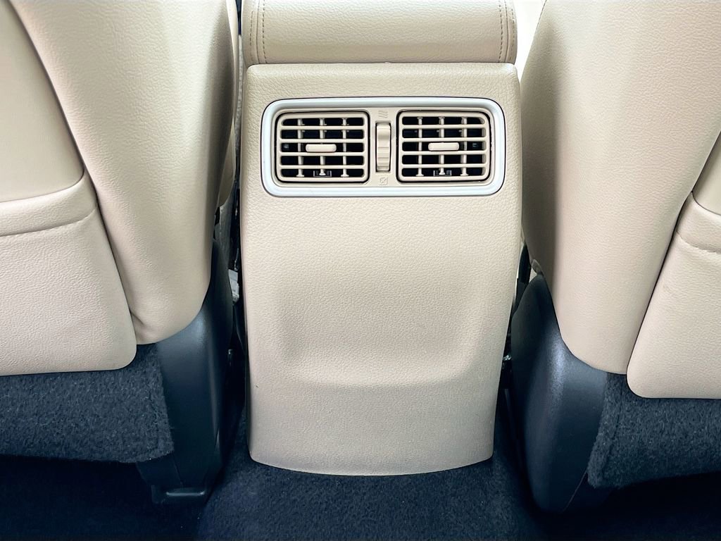 Used 2017 Nissan Altima 2.5 SL w/ Moonroof Package image 26