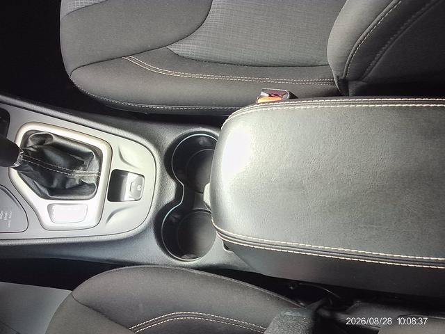 Used 2015 Jeep Cherokee Latitude AWD/4WD image 14